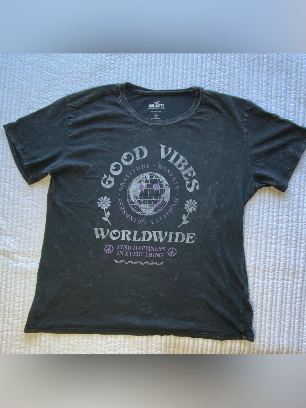Hollister Men’s Black 'Good Vibes Worldwide' Graphic Tee
